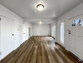 Building Photo - 1 Bedroom in LA - $1,750.00