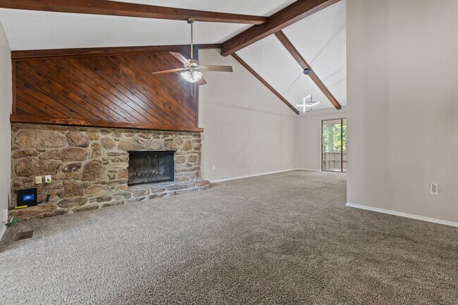 Building Photo - 5 Rocky Top Cove