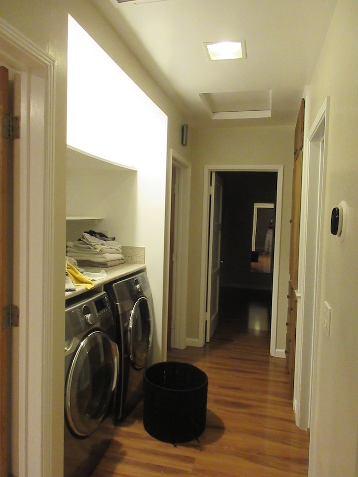 Laundry room - 4223 La Salle Ave