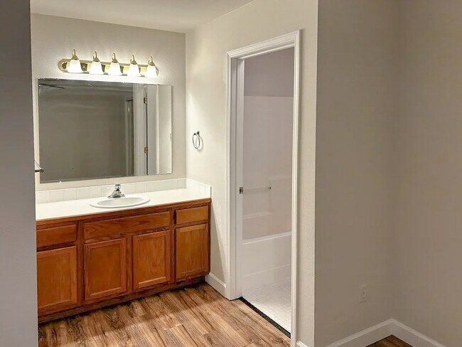 Building Photo - 1435 N Inez Pl