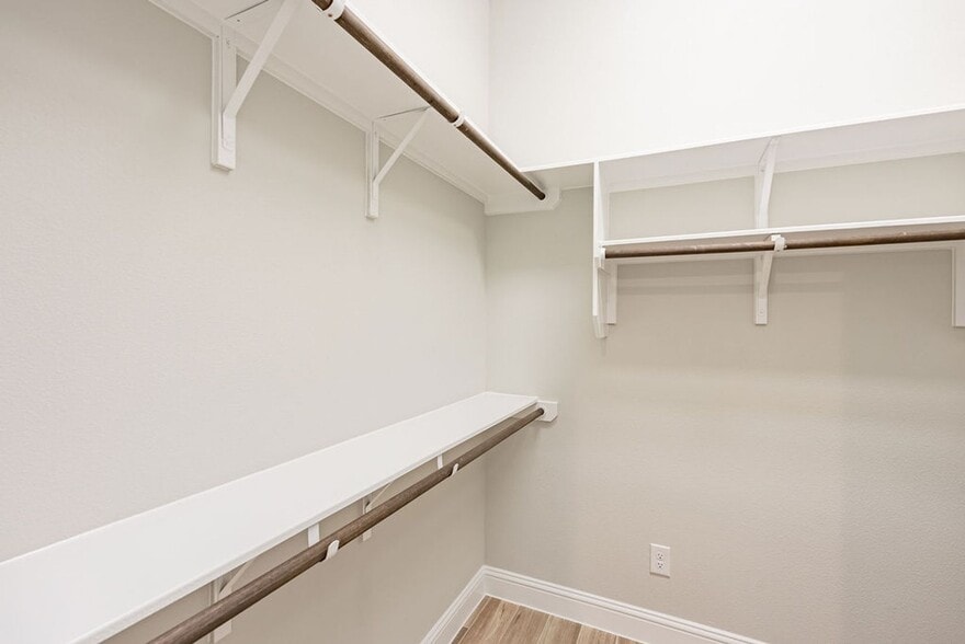 Building Photo - 600 C-Bar Ranch Trl