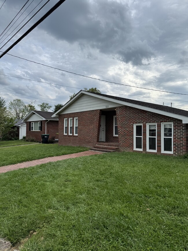 Building Photo - 523 Dudding Ave