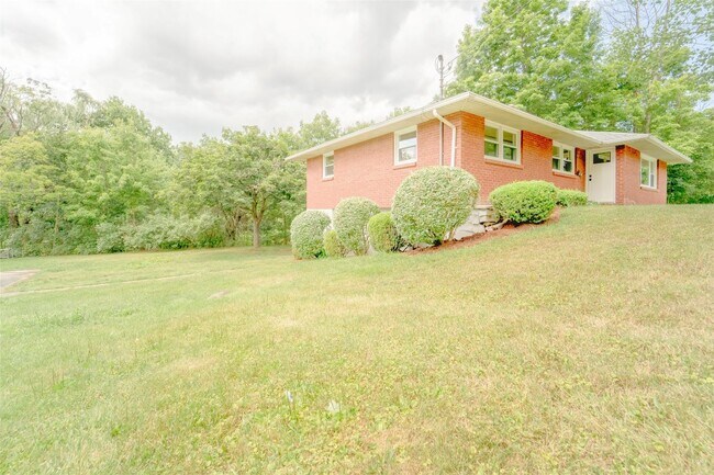 Building Photo - 593 Hooper Rd