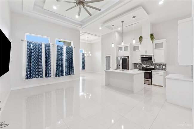 Building Photo - 28 Ozark Ave