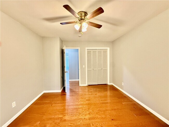 Building Photo - 20 Annette Ln