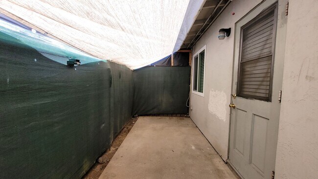 Building Photo - EL CAJON DUPLEX UNIT AVAILABLE NOW