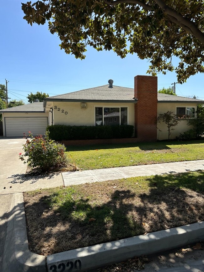 Building Photo - 3220 E Holland Ave