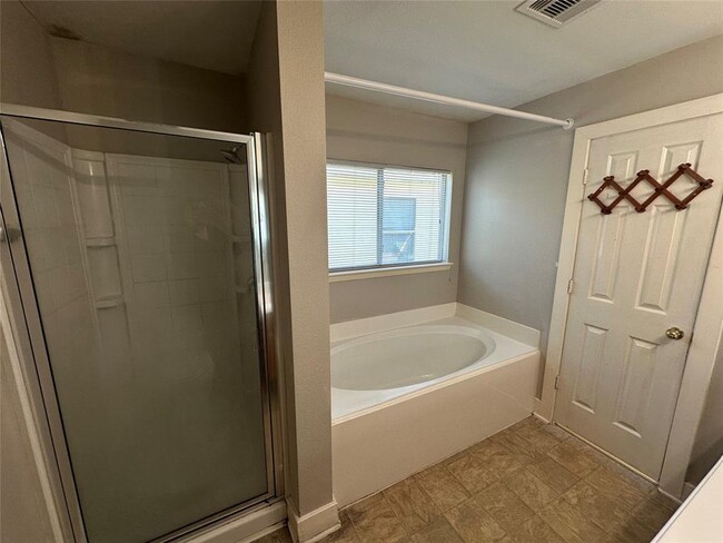 Building Photo - 1051 Grassy View Dr