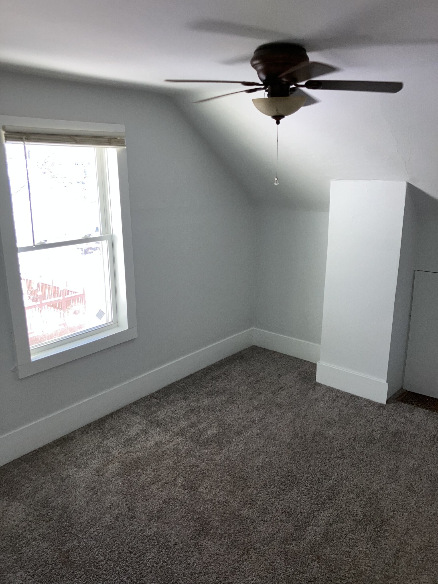 Building Photo - 327 5th Ave