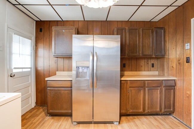 Building Photo - Two Bedroom Two Bathroom House In Baltimore City