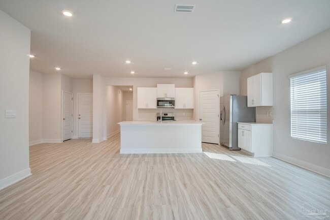 Building Photo - 8422 Riverstone Dr