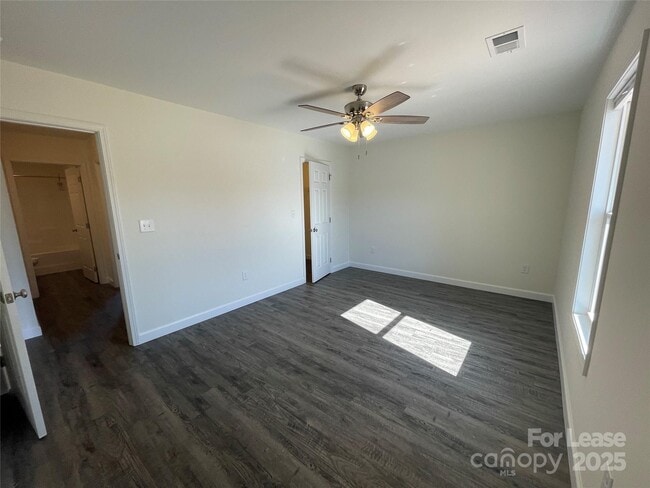 Building Photo - 4013 Eugene Dr