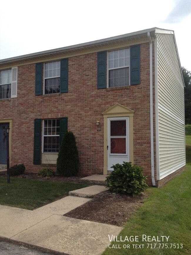 Building Photo - 470 Tanglewood Ln