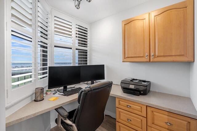 Building Photo - 9550 S Ocean Dr