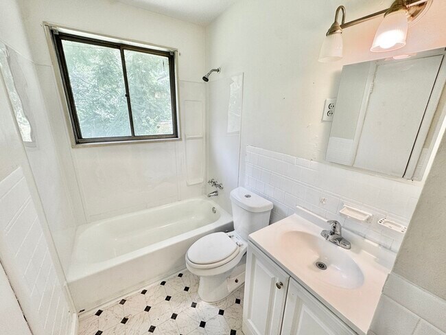 Building Photo - 2235 Charjean Rd