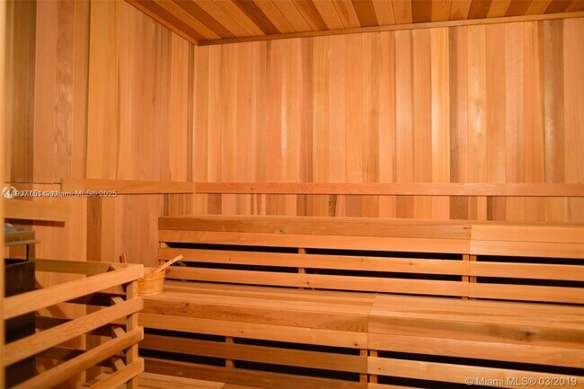 Building Photo - 1600 NE 1st Ct