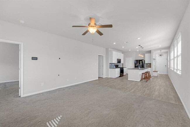 Building Photo - 101 Mountain Valley St