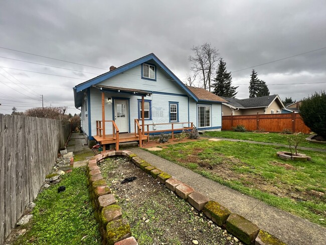 Building Photo - Stunning and Lovely Single Family Home loc...