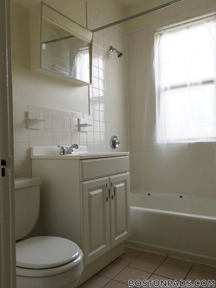 Building Photo - 157 Summer St