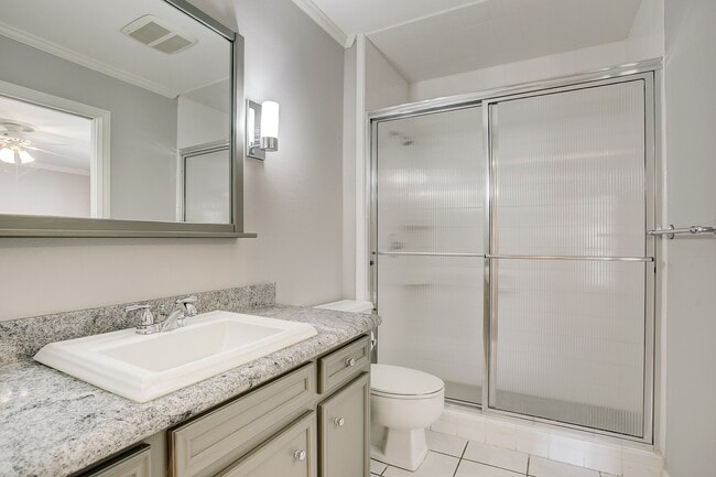 Building Photo - 7527 Del Monte Dr