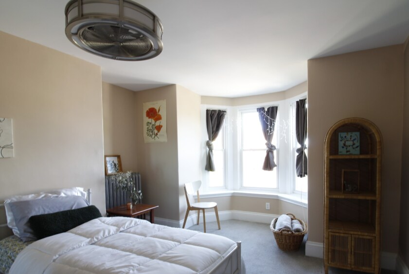 Building Photo - 210 Old Colony Ave