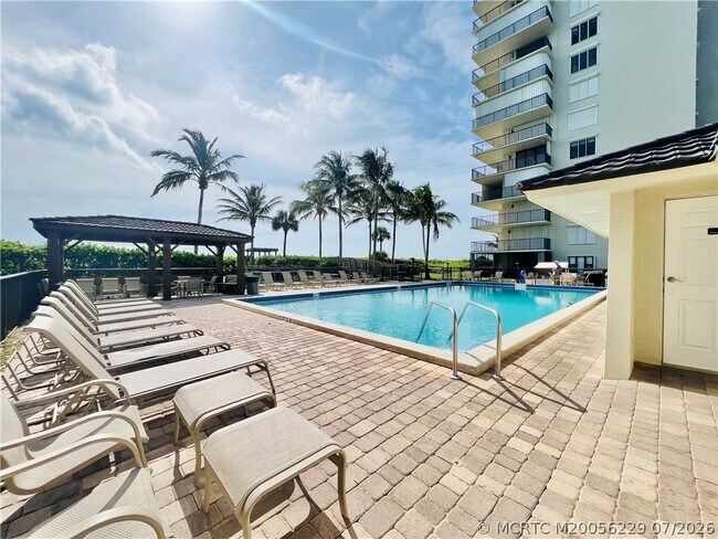 Building Photo - 4250 N Hwy A1A