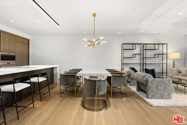 Building Photo - 8420 Sunset Blvd