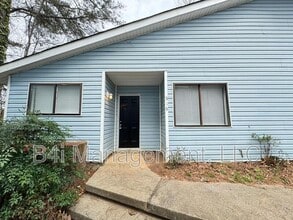Building Photo - 918 Lakewood Ln
