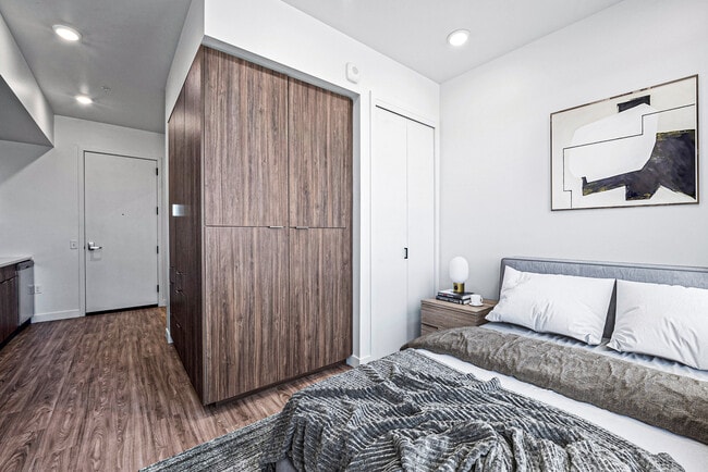 Building Photo - Carraway