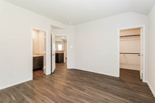 Building Photo - 1240 Narrow Hts Dr