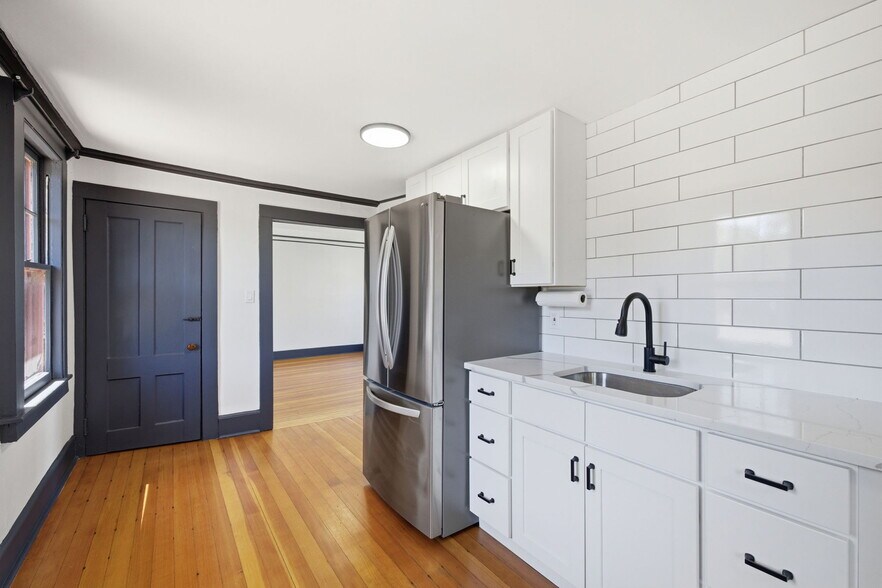 Building Photo - 883 Worthington Rdg