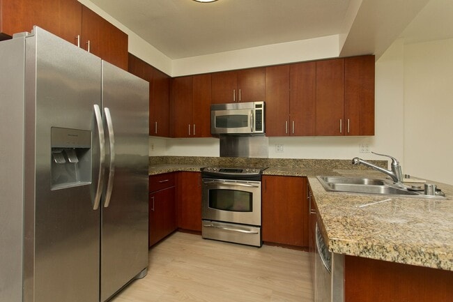Building Photo - 909 Kapiolani Blvd