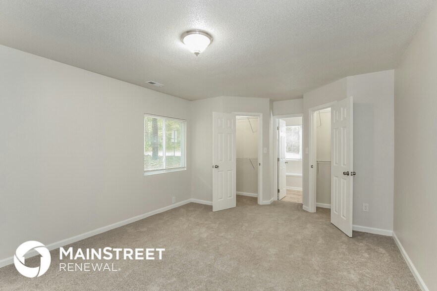 Building Photo - 2 Pipers Glen Ct