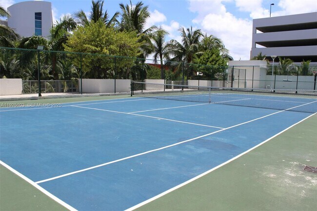 Building Photo - 3029 NE 188th St