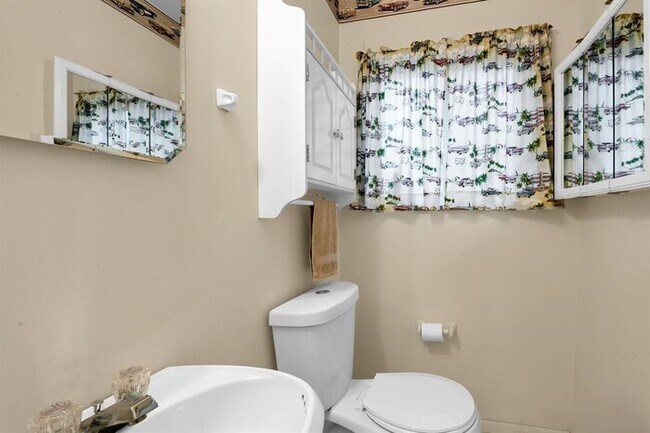 Building Photo - 28314 James Dr