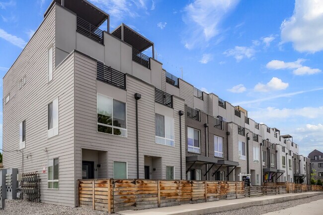 Building Photo - Stylish Sloan’s Lake Townhome with Rooftop...