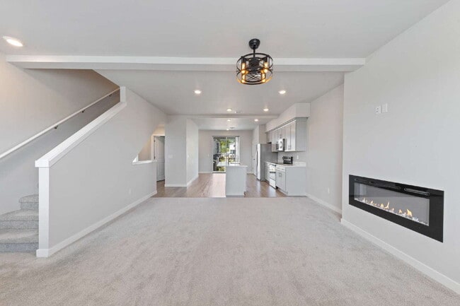 Building Photo - Newly Constructed 3 bedroom, 2.5 Bathroom home with luxury finishes!