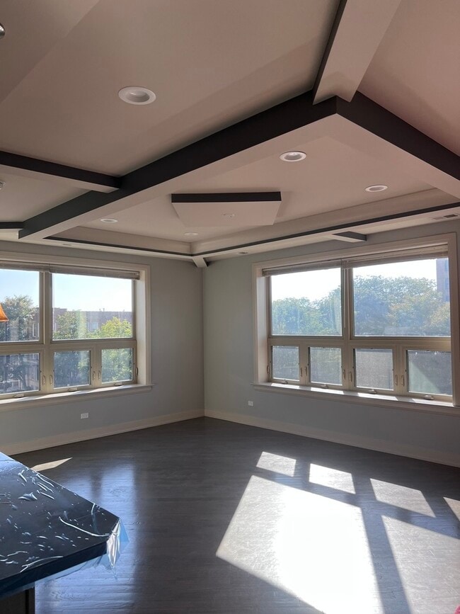 Building Photo - 1208 E 64th St