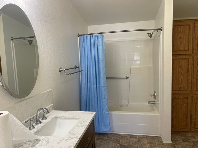 Building Photo - Beautifully updated Mobile Home in Carson City