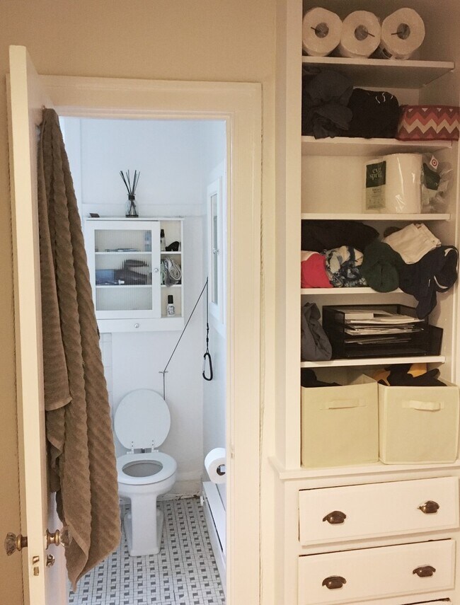 Building Photo - 2147 N Fremont St