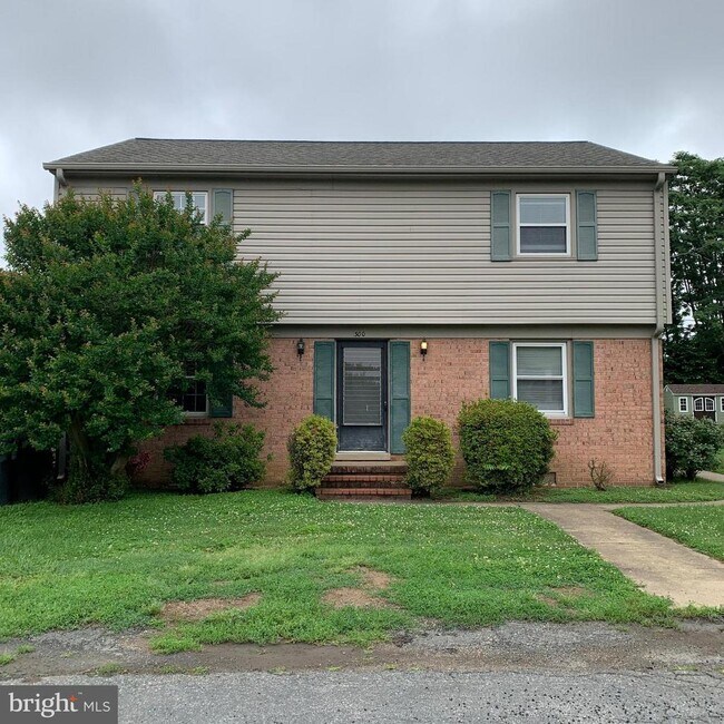 Primary Photo - 300 Claiborne Ave