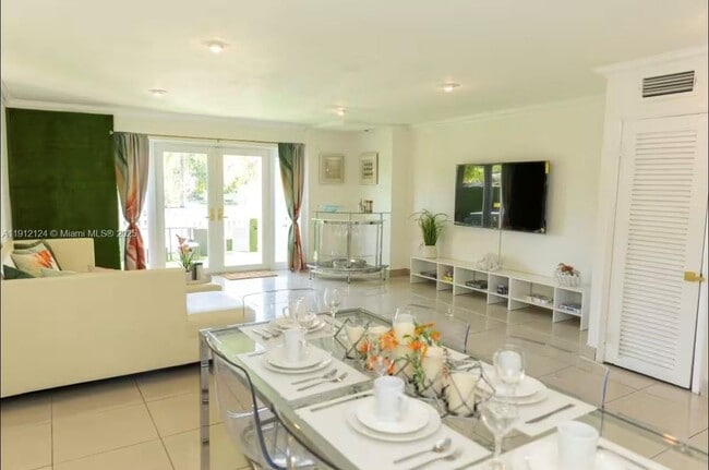 Building Photo - 1949 NE 123rd St