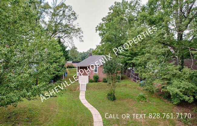 Building Photo - 7 Enka Pine St