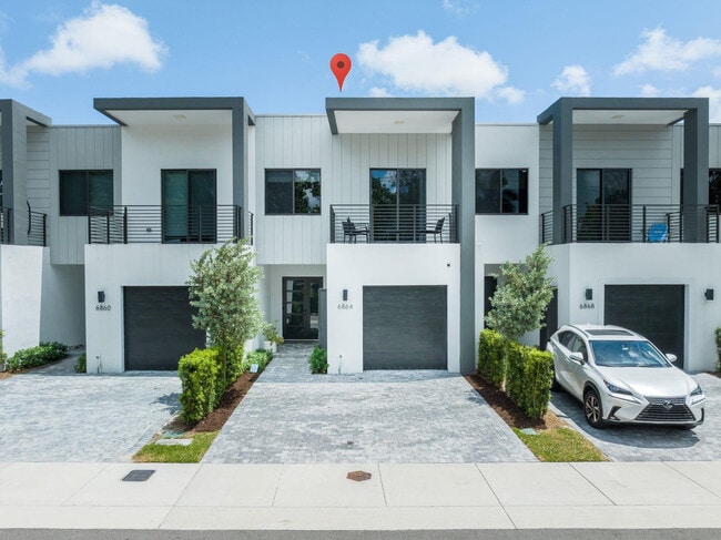 Building Photo - 6864 SW 80th St