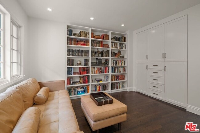 Building Photo - 9023 Alto Cedro Dr