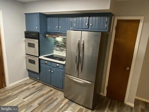 Building Photo - 415 Monmouth Dr
