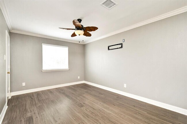 Building Photo - 1430 Acorn Ct