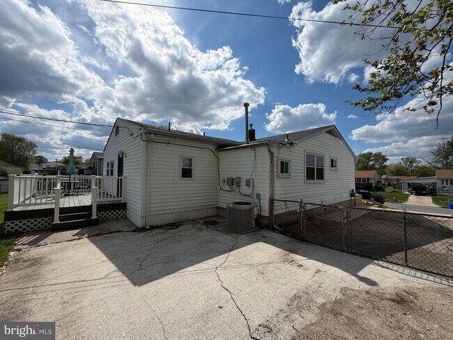 Building Photo - 3207 Gartside Ave