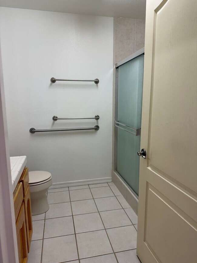 Building Photo - 38908 Millwood Dr
