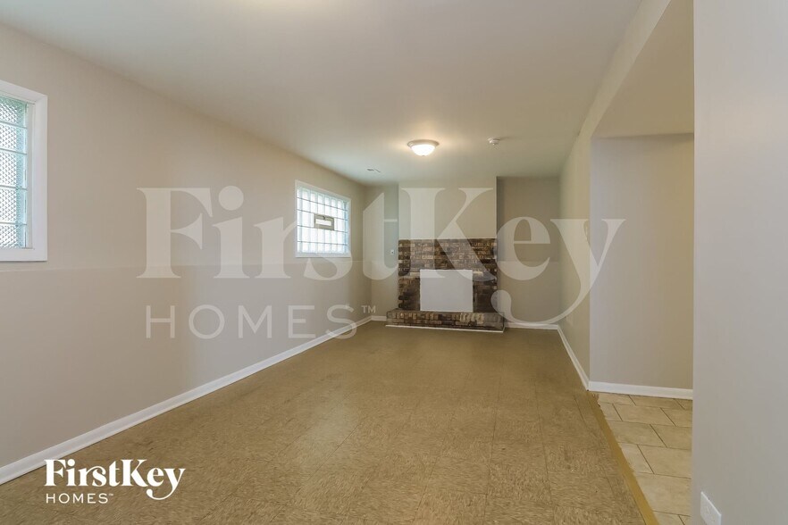 Building Photo - 624 Hickok Ave